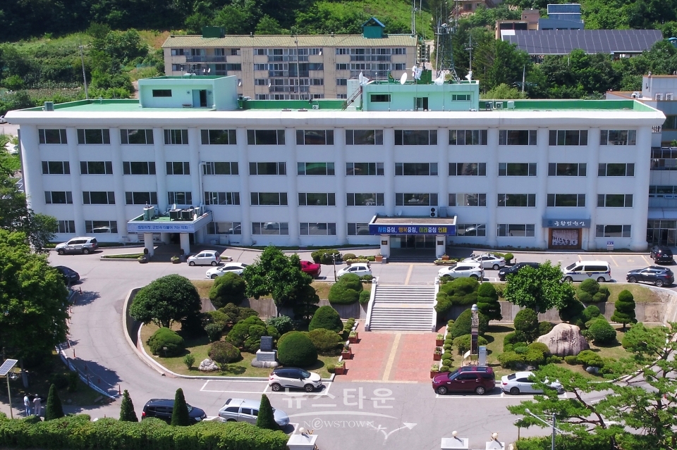 인제군청사 전경