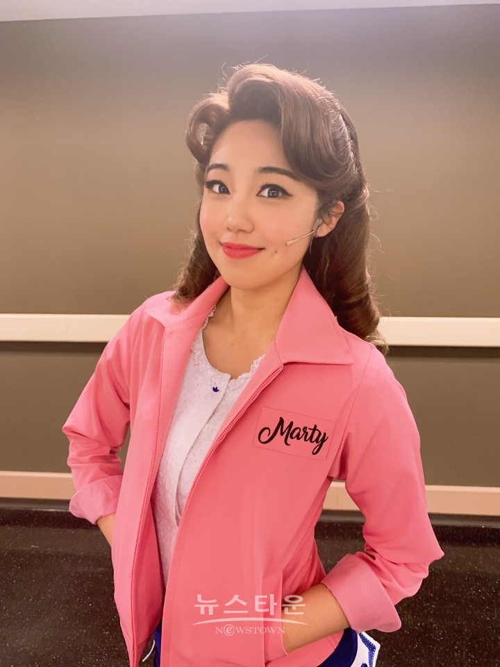 배우 이상아 뜨거운 환호 속 뮤지컬 ‘그리스’ 첫 공연 성료!