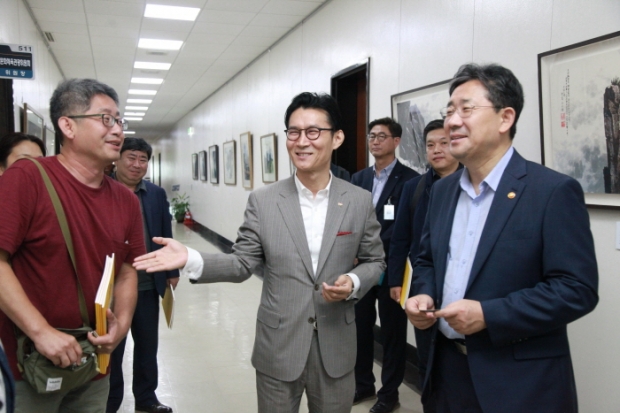 대한민국 국회 9.19 평양선언 1주년 기념 거장 선우영展(김한정 기자)