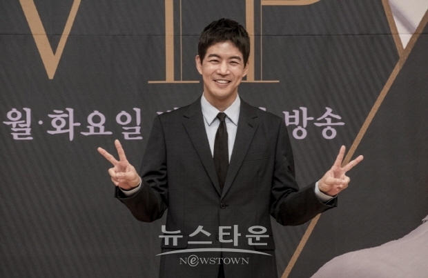 VIP 기자간담회 이상윤 편(김한정 기자)