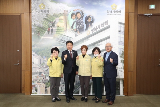 박문석 의장(왼쪽두번째)이