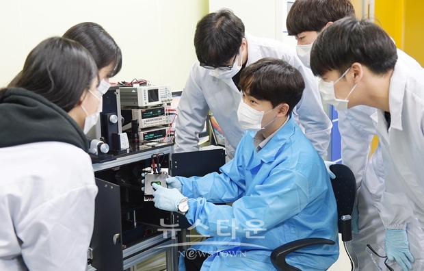 디스플레이신소재공학과