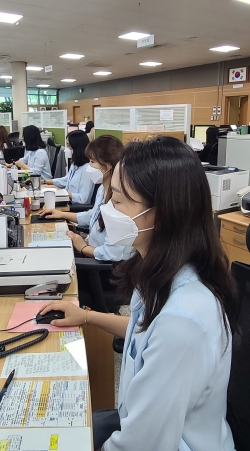 평택시 새 민원복 갈아입고 친절한 민원맞이 앞장서