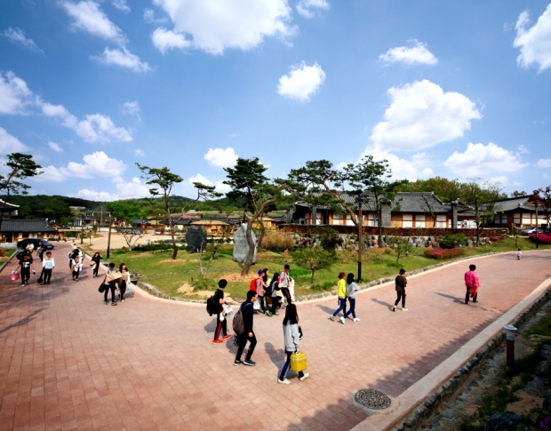 한옥마을 전경