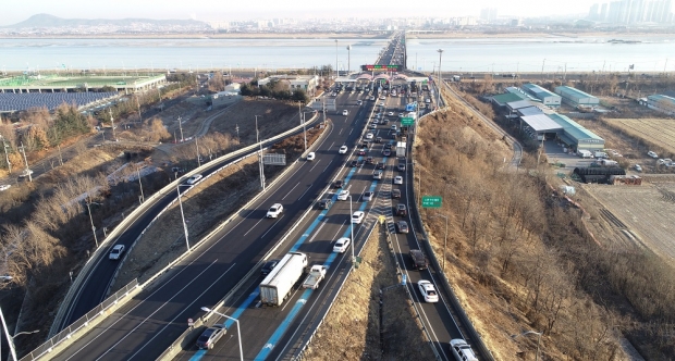 지난 2월 3일 오전 출근 시간대의 일산..차량들의 모습
