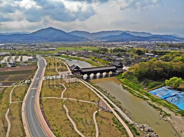 월정교 모습