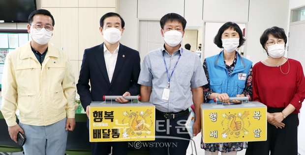 ‘칭찬하면 행복배달통(通)이 간다’ 7월의 주인공으로 충주시농업기술센터 농업활력과 전태경 주무관(공업 7급, 50세)이 선정됐다.