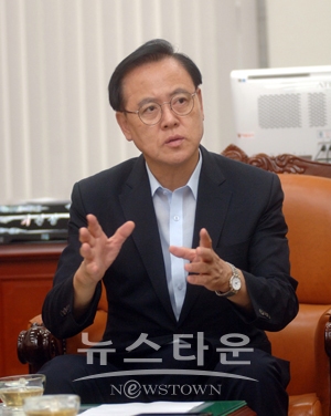 이명수 국회의원(국민의힘, 충남 아산시갑)