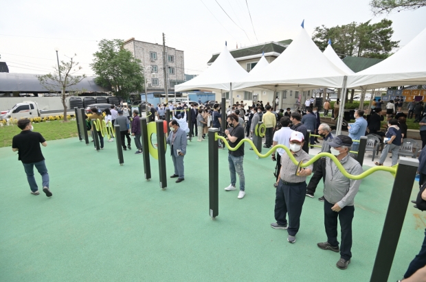춘수정 공원에 조성된 어르신 놀이터