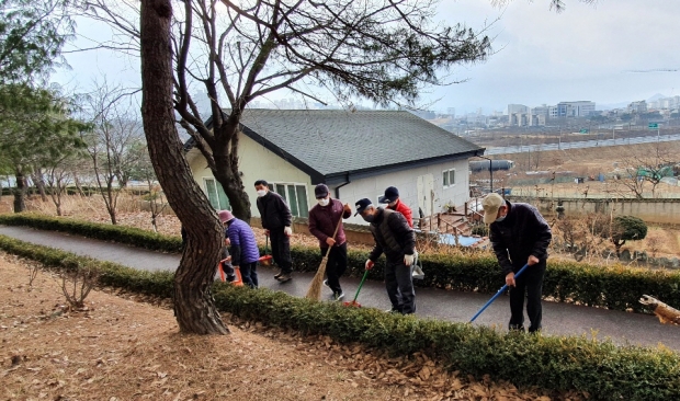 공익형(공공시설 낙엽쓸기)