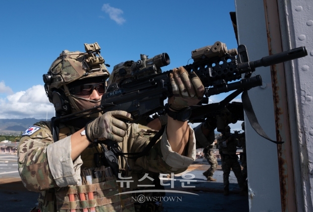 림팩 훈련중인 한국 국방부 소속 (출처:림팩 SNS)