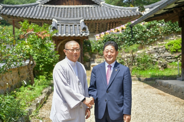원경스님과 윤구병 의장