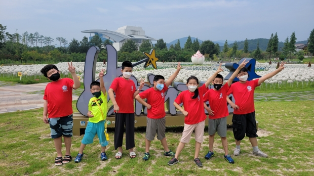 드림스타트 아동 10명이 황성동 소재 합기도태심관에서 호신술 교실에 참석해 훈련을 받고 있다.