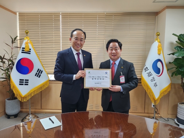 주광덕 남양주시장이 추경호 경제부총리에게 별내선 연장에 대한 적극적인 협조를 요청했다.