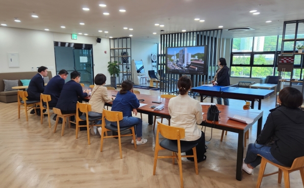 부산의 대표적인 청년 공간 창업공간100을 방문해 창업 지원주택 및 지원시설에 대한 사업 설명 청취
