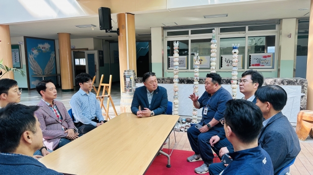 신춘식 교육위원장이 간담회를 주관했다.
