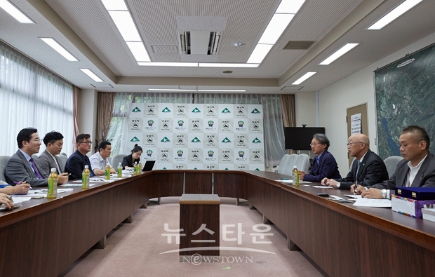 아산시 관계자들이 지난 5월 29일 일본 하코네정을 방문하여 양 도시간 우호 협력 관계를 제안했다. 하코네정은 인구 1만1000여 명에 불과한 소도시지만, 1년에 2천만 명 이상의 관광객이 찾는 대표적 온천 관광도시다.
