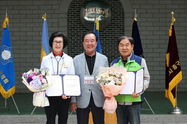 인천 남동구의회 오용환의장이 최근 대한민국시군자치구의회의장협의회로부터 지방의정봉사상을 받았다