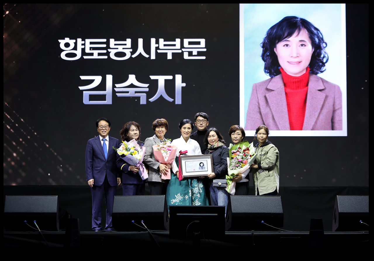 인제인賞 전년도 수상자 자료사진
