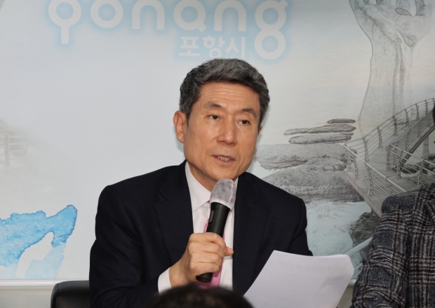 이강덕 포항시장은 11일 시청 브리핑룸에서 포항촉발 지진 손해배상소송 관련 추진 상황 기자간담회를 실시했다.