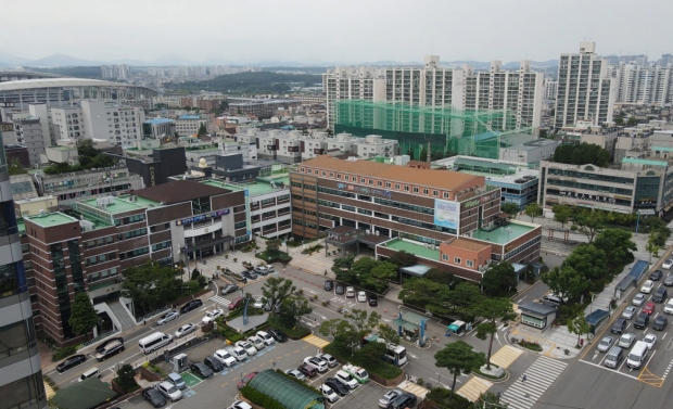 서구청 및 의회 전경
