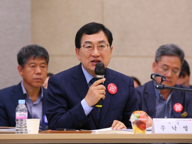 3일 경주시청 내 알천홀에서 국민의힘과 ‘당정협의회’가 개최된 가운데, 주낙영 경주시장이 발언하고 있다.