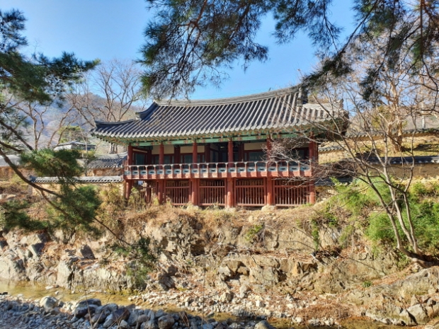 용계정 정면