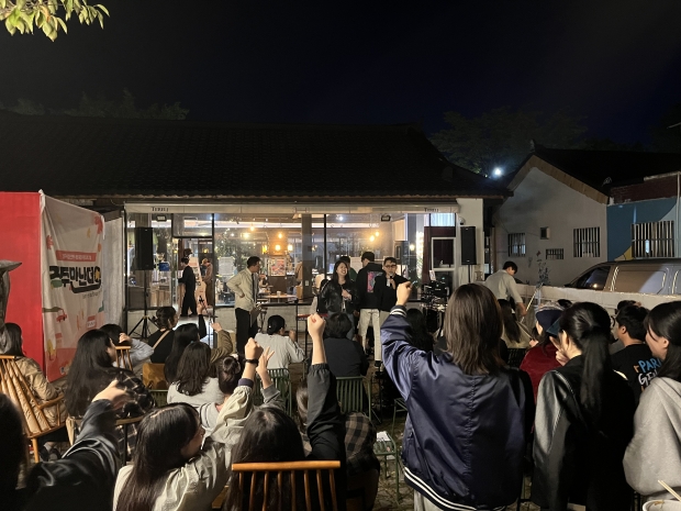 경주 지역 청년들이 참여하는 네트워킹 프로그램 ‘경주만난데이’가 지난 4일 경황리단길 내 한 카페에서 열리고 있다.