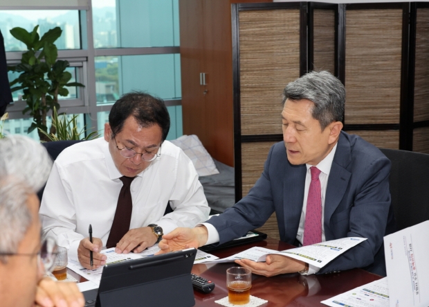 이상휘 의원을 만난 이강덕 시장