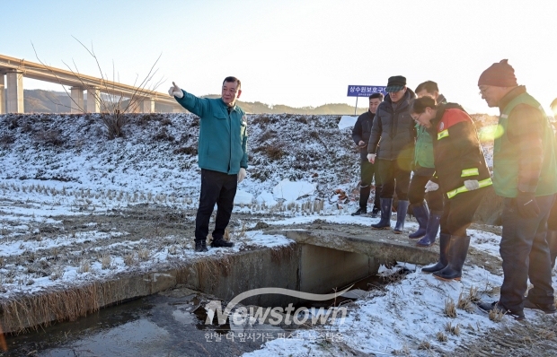 유구천 기름 방제작업