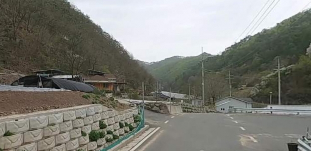 이재명 민주당 대표가 자신의 고향이라 주장해 논란이 된 안동시 예안면 도촌리 지통마을/다음지도 로드뷰 캡처