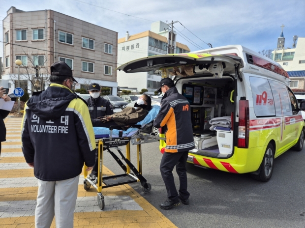 포항시가 25일 ‘하천붕괴 대처 및 주민대피 훈련’을 29개 전 읍면동에서 실시했다