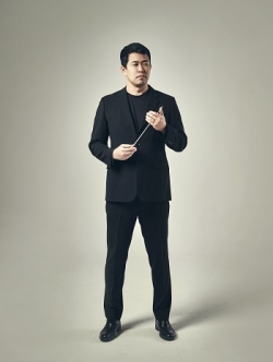 지휘자 홍석원 (c)Piljoo Hwang_프로필 사진