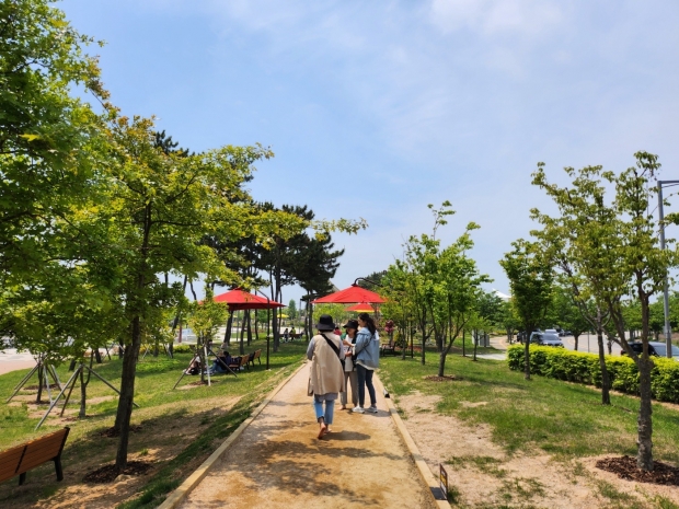 맨발산책로 사진(씨사이드파크 맨발산책로)