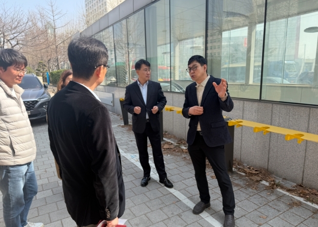 왼쪽 세 번째부터 장규철 의원, 김태계 의원