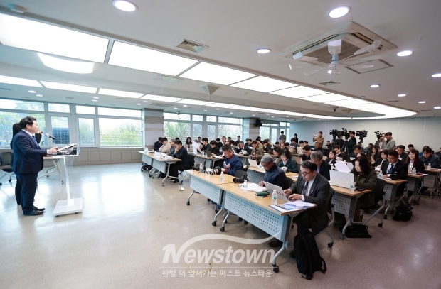 오세현 아산시장 ‘제64회 아산성웅 이순신 축제’ 시정브리핑