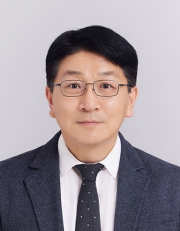 손석준 초대관장