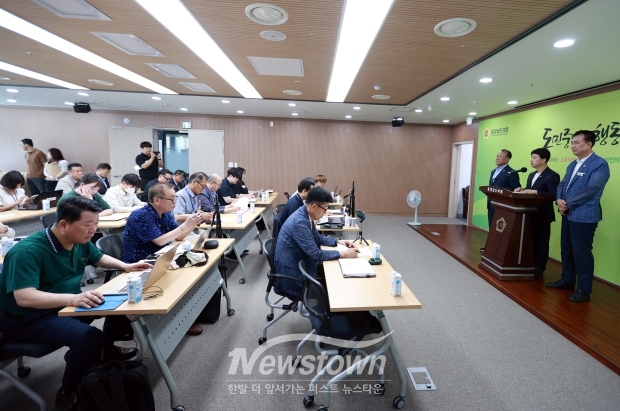 충청남도의회 이상근 교육위원장, 최교진 교육부 장관 후보자 지명 철회 및 사퇴 촉구 기자회견