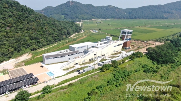 김해시 화포천습지 과학관 전경