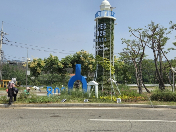 포항경주공항 꽃탑