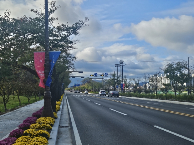 APEC 정상회의를 맞아 정비를 마친 경주 경감로 가로경관 전경
