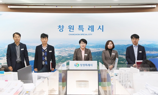 창원특례시가 2025년 환경정책 성과 및 2026년 추진방향 등 이유정 기후환경국장이 정례브리핑을 했다/창원특례시