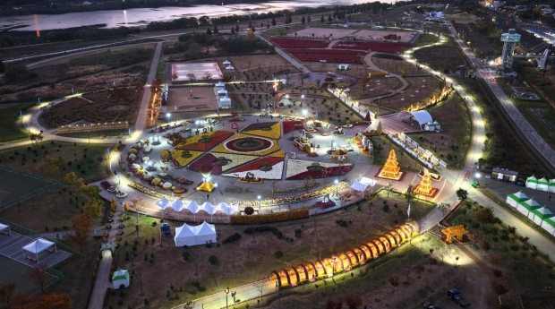 2025 양산국화축제 야간, 드론촬영 사진/사진 양산시