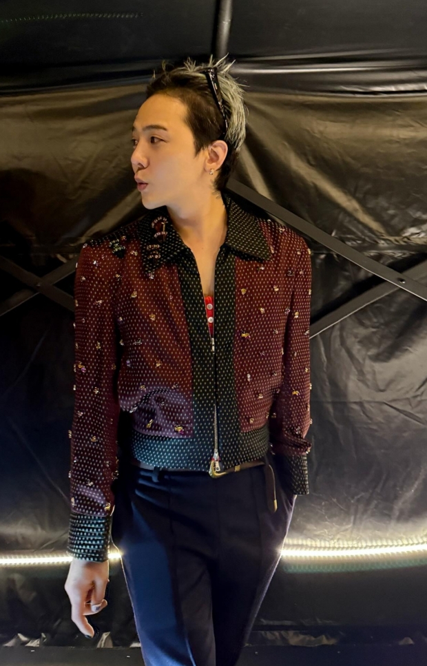 G-Dragon SNS