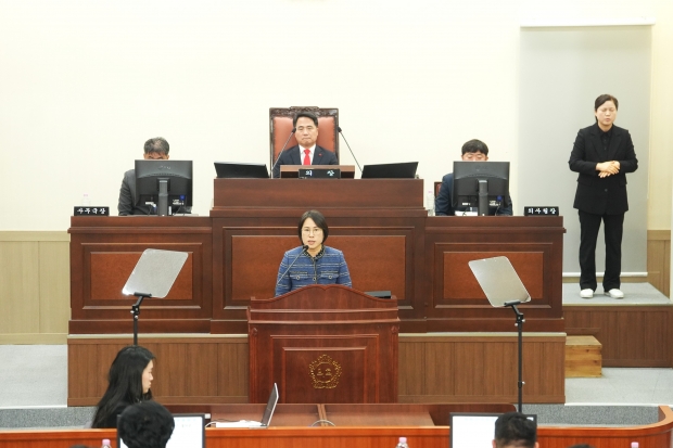 양산시의회, 청소년 대중교통비 지원 촉구 결의안 채택/사진 양산시의회제공
