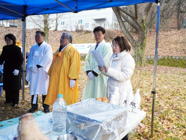 사회를 진행하는 남상화 이사