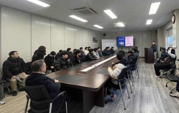 창원특례시는 지난 6일, 창원기계공업고등학교 1학년 30명 대상으로 에스지솔루션㈜을 방문 기업 탐방 프로그램을 실시했다/창원특례시