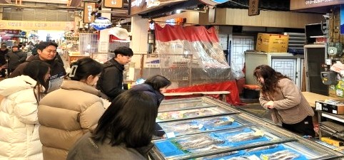 2025년 설명절 수산물원산지 단속모습/사진 경남도제공