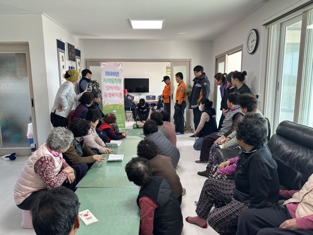 고성군 14개 읍·면 30개 마을을 순회하며 다양한 복지 서비스를 제공하는 ‘2026 찾아가는 동행복지관’ 사업을 추진한다/고성군