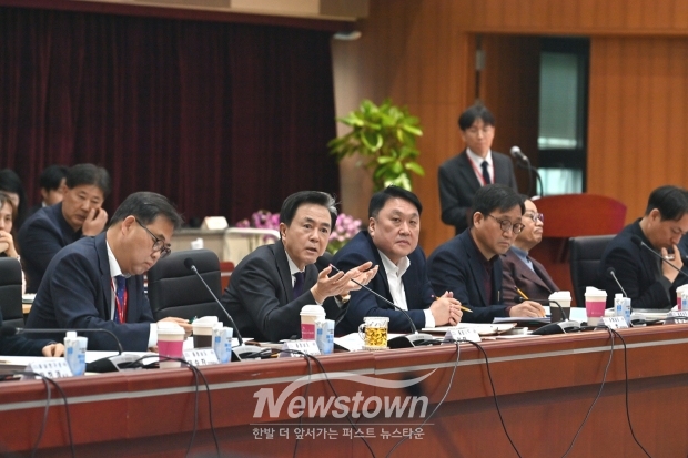 AI 대전환 추진 전략 보고회(사진 / 충청남도 제공)